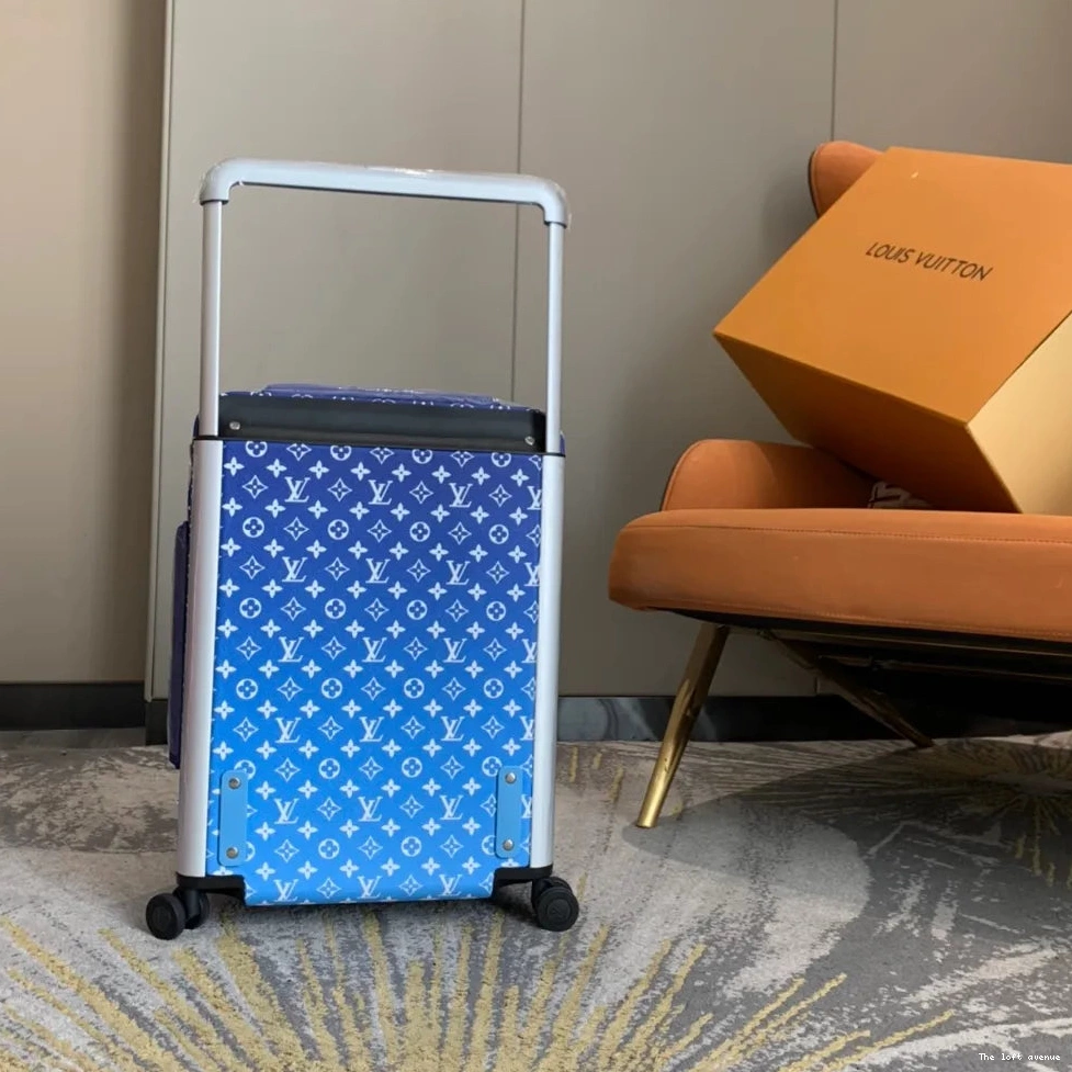 HORIZON CABIN 37L CUSTOM CLOUDS SUITCASE 55 0727